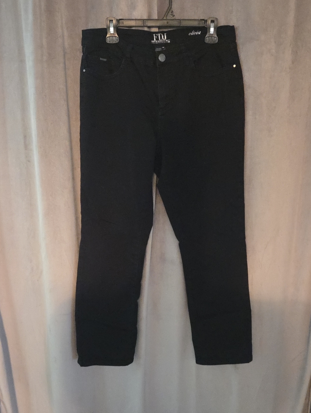 FDJ Size 12P Black Straight Leg Jeans for Women - Classic Slim Fit